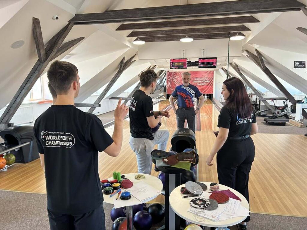 cvičení na dráze - 3. přípravný kemp na EYC 2026 v Berlíně