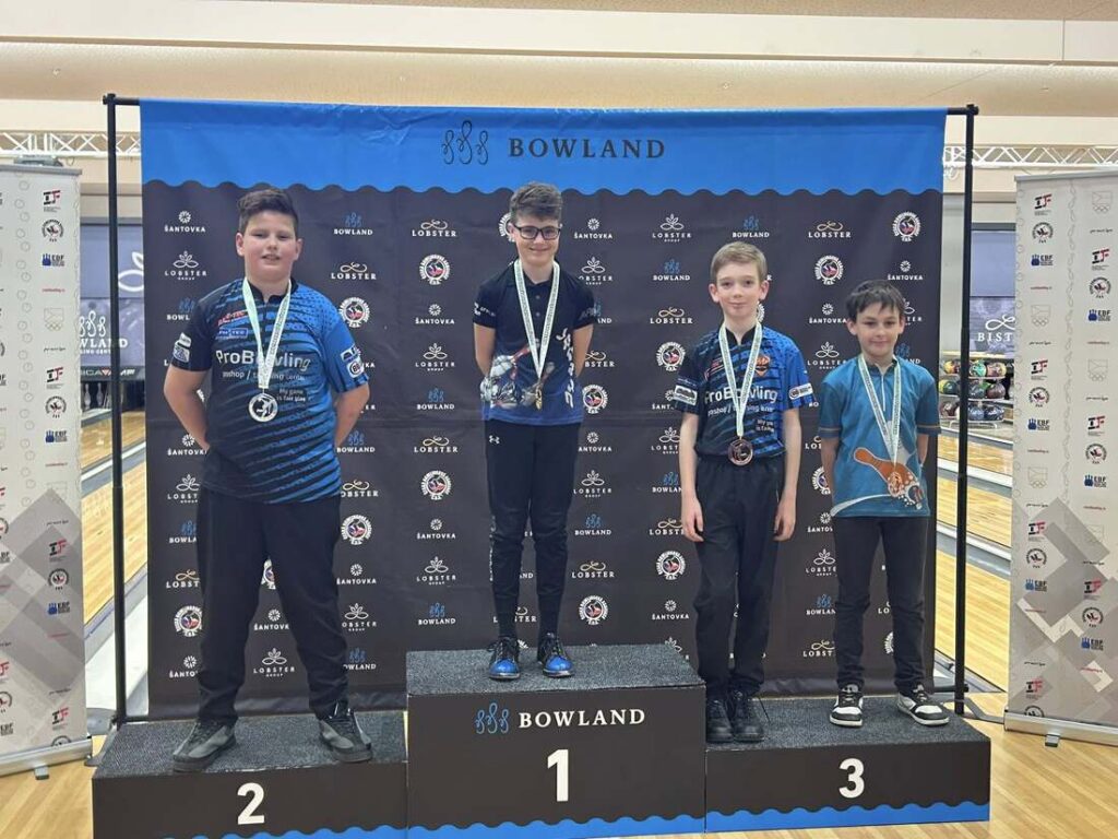 stupně vítězů - chlapci - MČR juniorů 2026