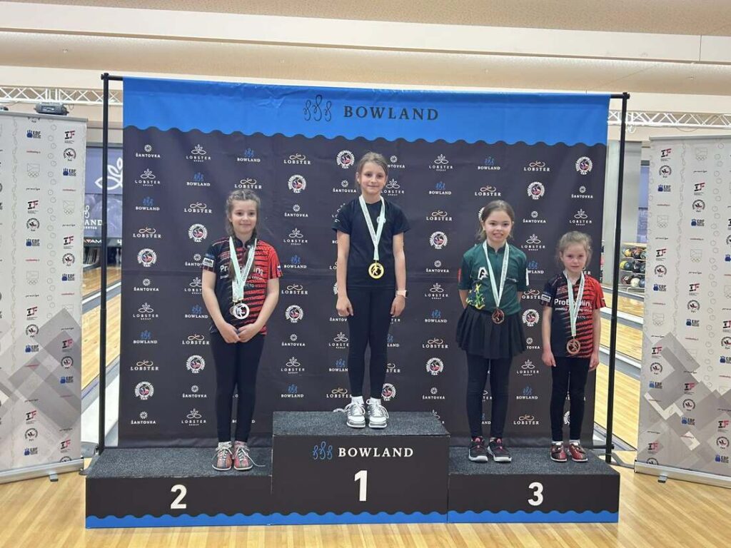 stupně vítězů - dívky - MČR juniorů 2026