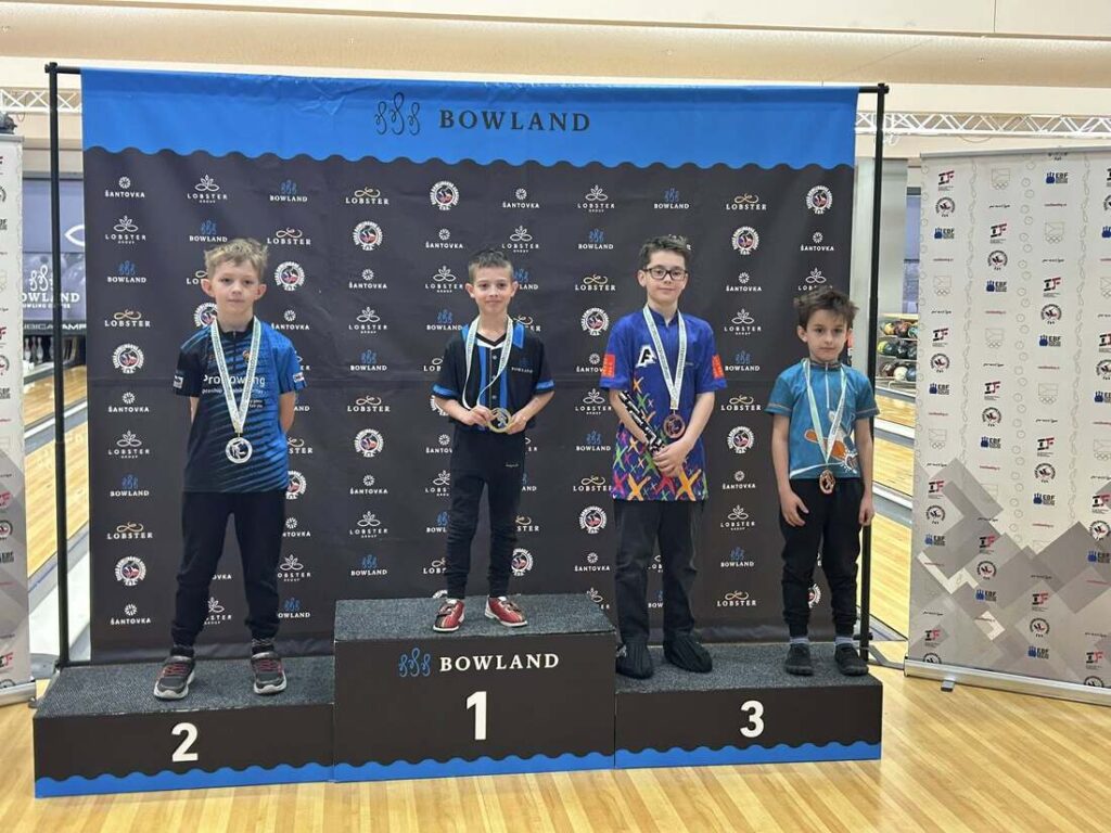 stupně vítězů - chlapci - MČR juniorů 2026